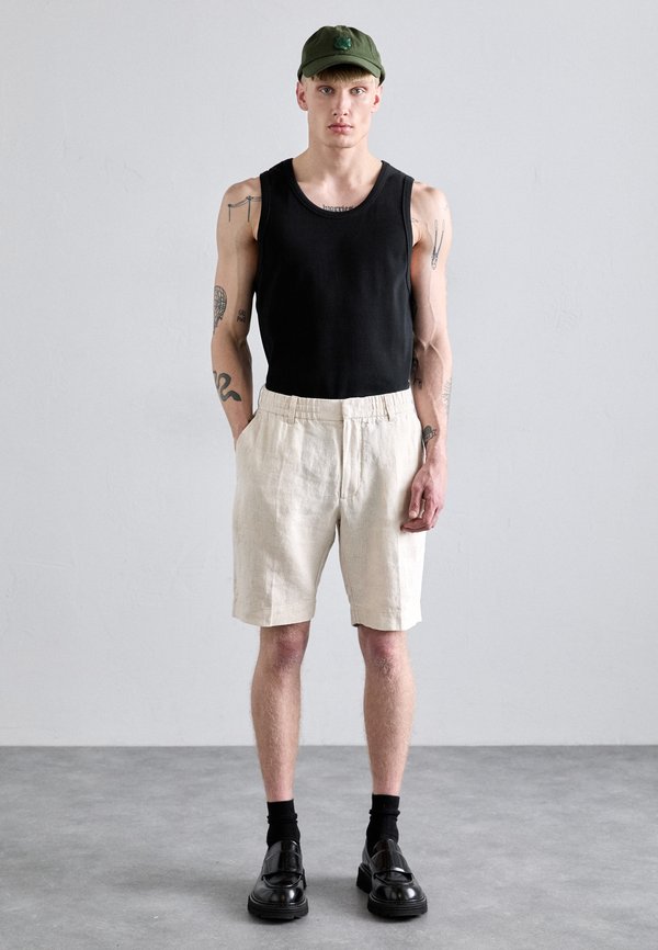 BILLIE  - Shorts - oat4