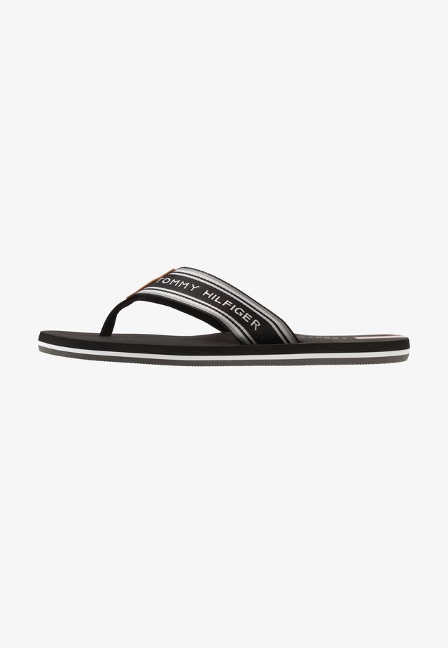 LOGO TAPE BEACH - Sandaler m/ tåsplit - black