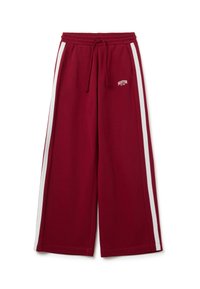 Pantalones de chándal anchos burdeos con rayas blancas en los laterales, cintura con cordón y detalle gráfico "BOSTON" en blanco en la parte delantera. Tejido suave.