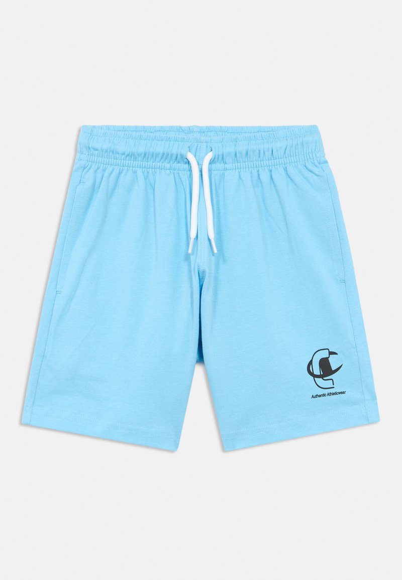 Shorts de sport bleu clair avec taille élastique et cordon blanc. Comprend des poches latérales et un logo noir sur la jambe gauche.