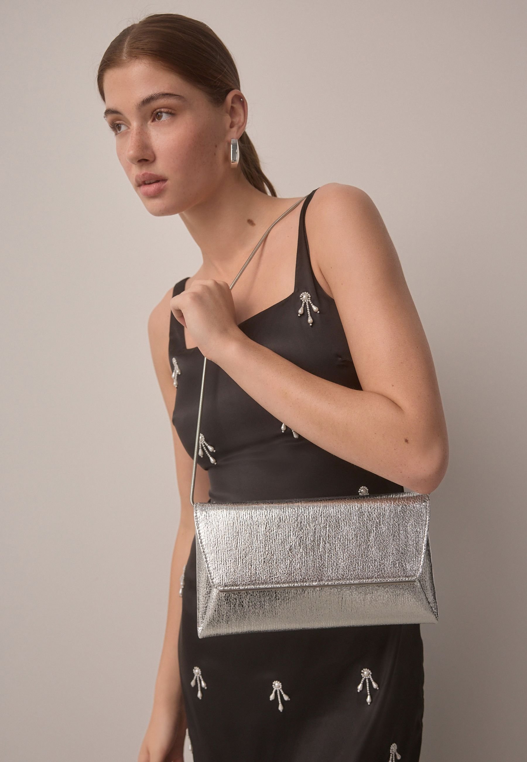 Next FOLD OVER - Geantă plic - silver coloured/argintiu - Zalando.ro