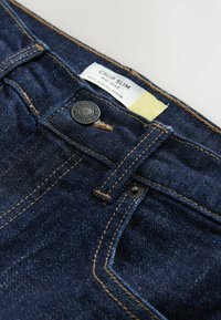CROPPED - Sirgete säärtega teksad - rinse