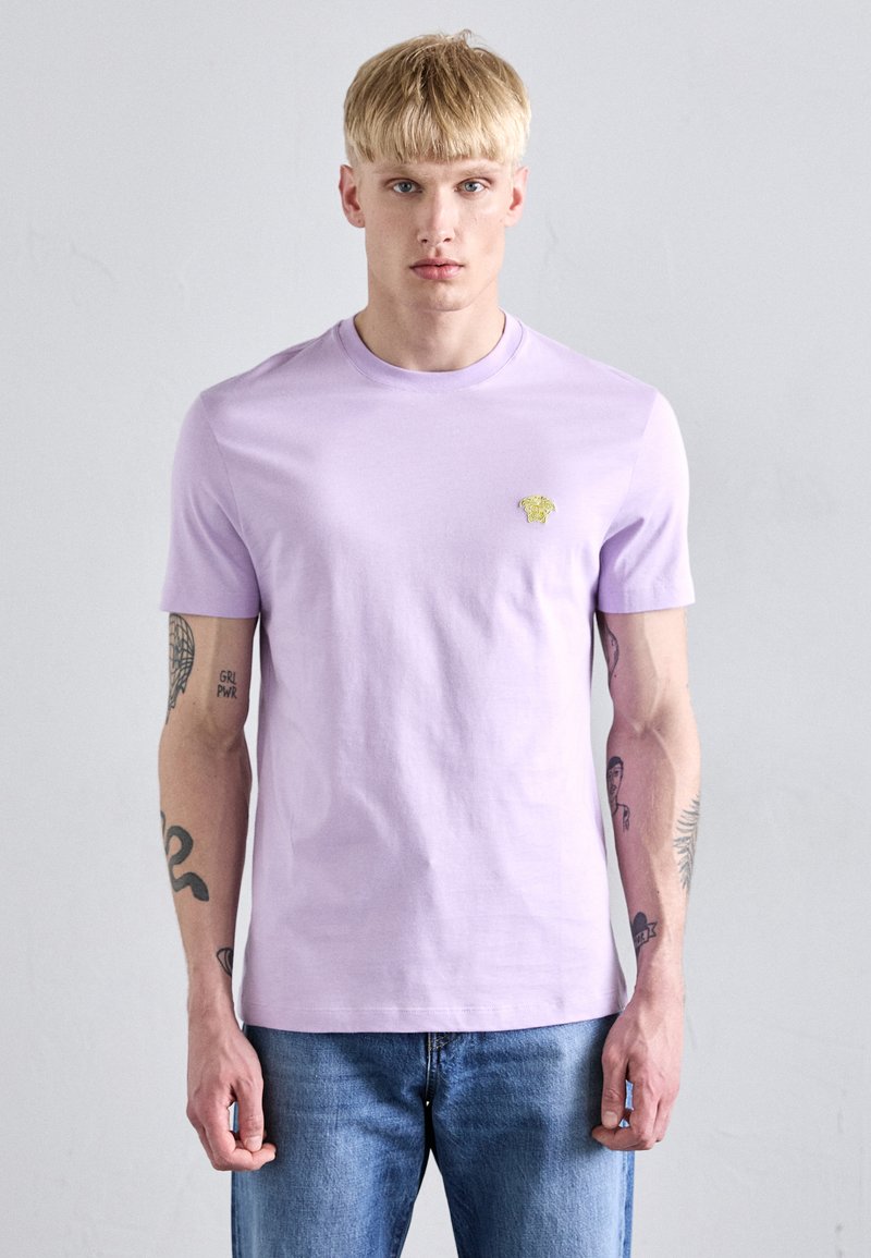 Versace - COMPACT MEDUSA POP EMBROIDERY - T-shirt basique - pastel violet, Agrandir
