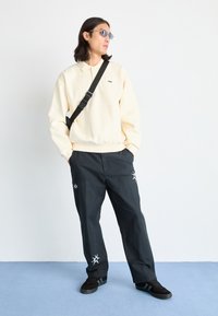 Obey Clothing LOWERCASE - Hosszú ujjú felső - unbleached
