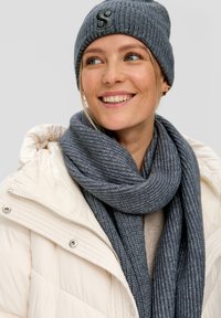 s.Oliver Sjaal - grau meliert