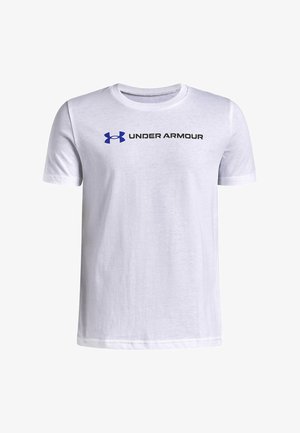 T-shirt bianca a maniche corte con logo Under Armour blu e testo nero "UNDER ARMOUR" al centro del petto.