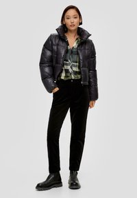 s.Oliver AUS STRETCH - Broek - schwarz