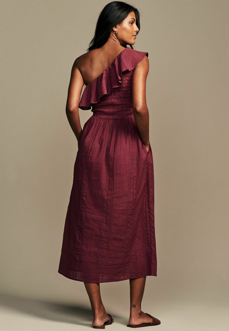 Laura Ashley REGULAR FIT -ONE SHOULDER - Day dress - burgundy red/red -  Zalando