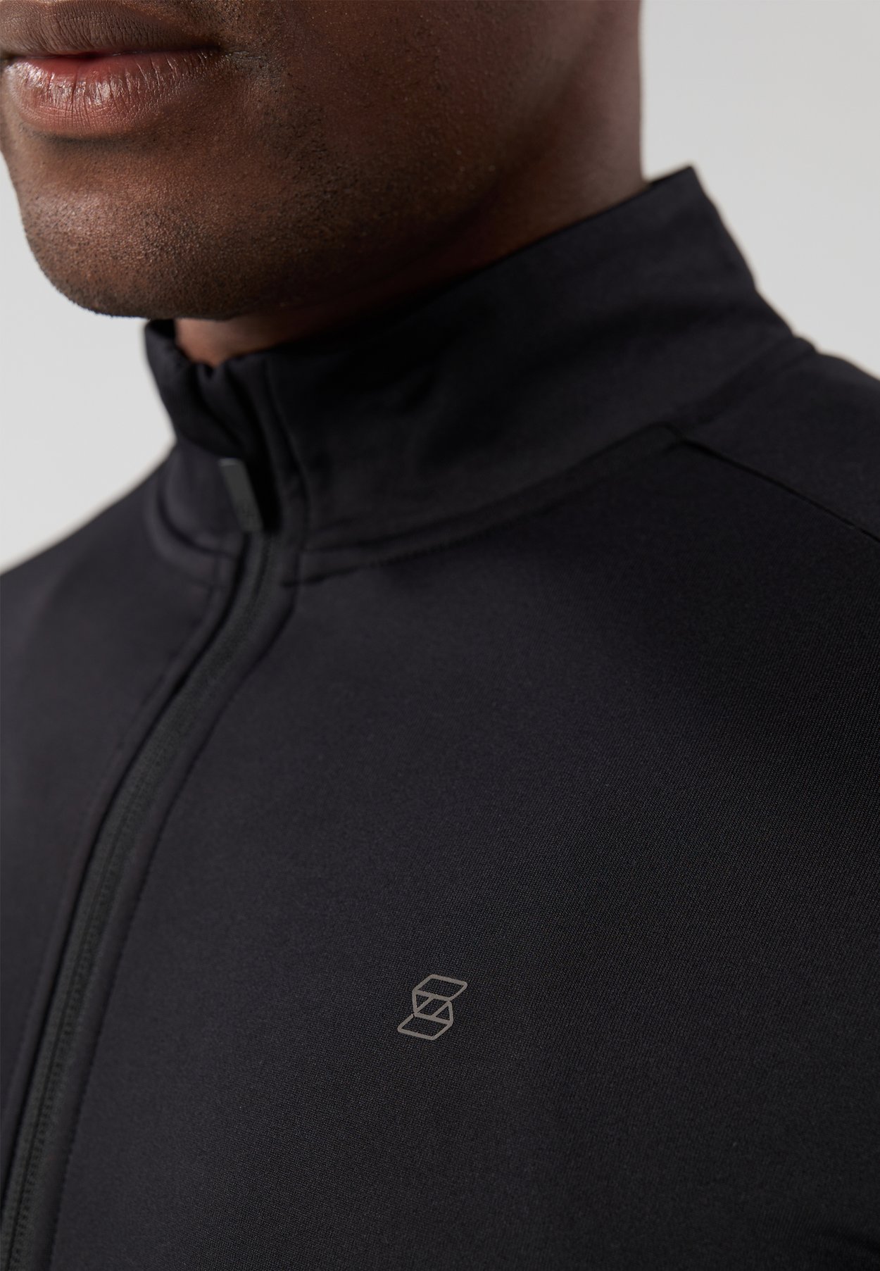 LONG SLEEVE ZIP UP TRAINING JACKET WITH POCKETS