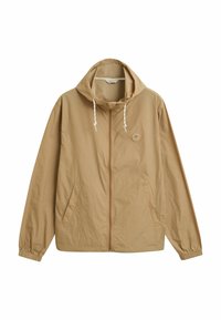 Giacca leggera beige con cappuccio, chiusura con zip, polsini elasticizzati e tasche laterali. Presenta un piccolo logo rotondo sulla parte sinistra del petto.