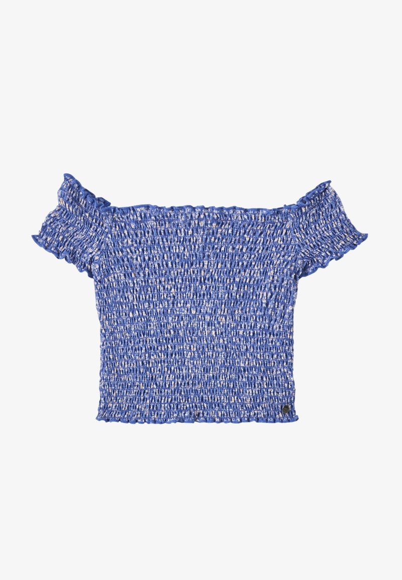 Top court bleu texturé, épaules dénudées, manches courtes à volants et tissu élastique ajusté.