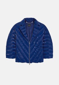 Navyblaue Daunenjacke mit glänzender Oberfläche, ausgestattet mit Zickzack-Steppnähten, einem Reverskragen und einem Reißverschluss auf der Vorderseite.