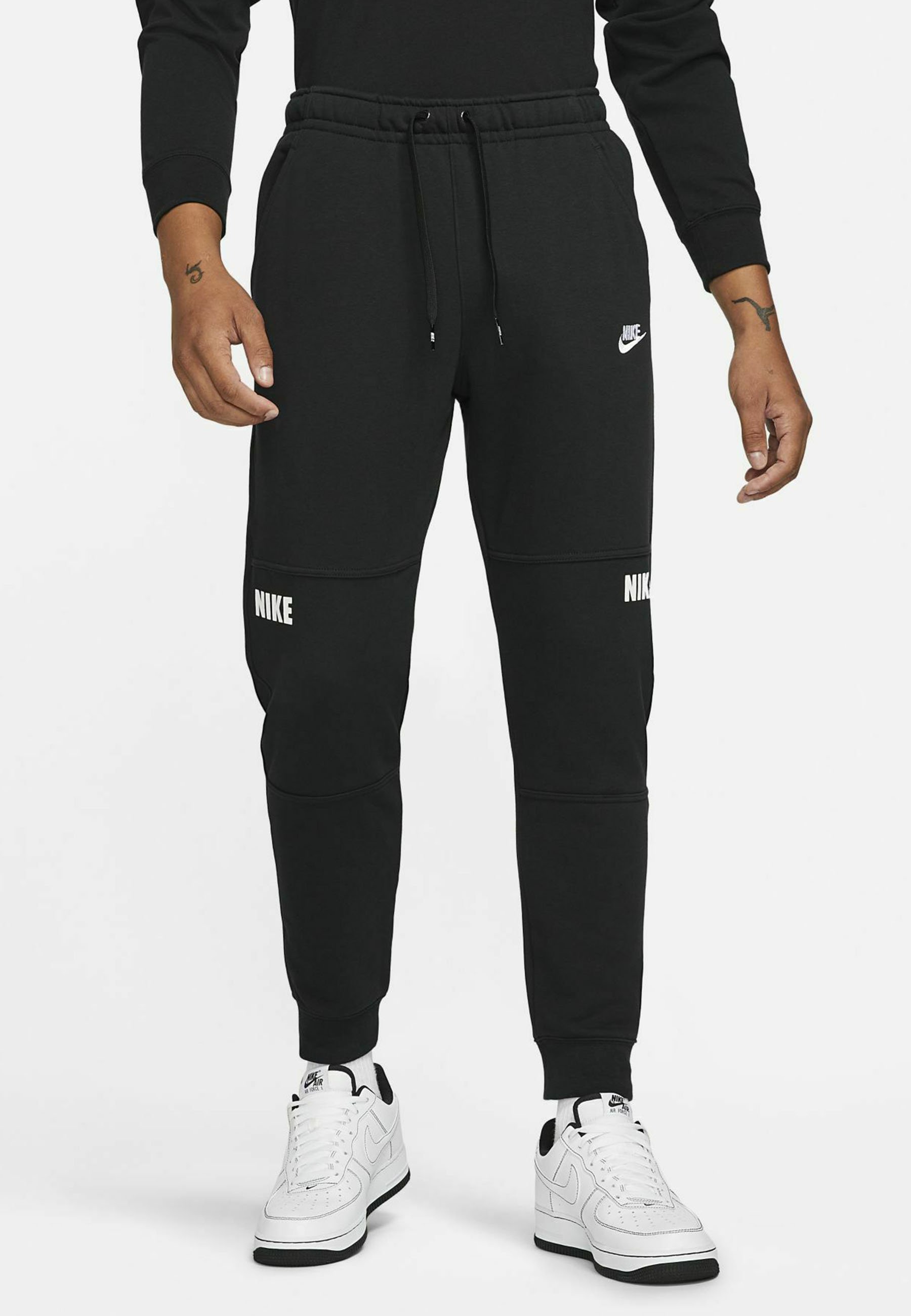 Nike Sportswear LIFESTYLE ESSENTIALS FRENCH TERRY JOGG - Pantalon de  survêtement - black/black/white/noir - ZALANDO.FR