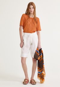 Maliparmi SUMMER - Shorts - white