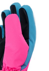 Farverige handsker med et pink stofpanel, sort læderhåndflade og blåt stof på bagsiden af fingrene; struktureret for greb.