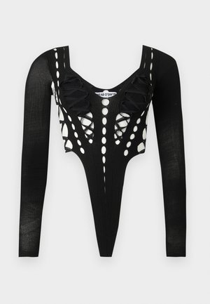 Μαύρο κορμάκι με μακριά μανίκια, βαθύ V-λαιμόκοψη, μοτίβα με ανοίγματα και δέσιμο με κορδόνια στο μπροστινό μέρος και στα πλευρά.