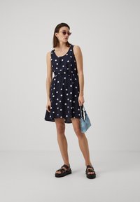 ONLY ONLNOVA LIFE LUX SARA DRESS - Dnevna haljina - night sky