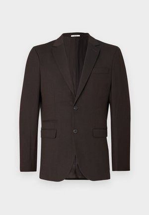 Dunkelbrauner Herrenblazer mit zwei Knöpfen, gekerbtem Revers und drei Vordertaschen, dargestellt vor einem einfarbig hellen Hintergrund.