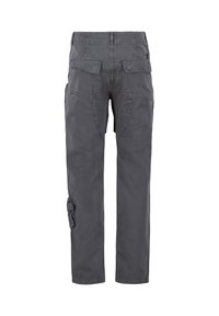Pantalones cargo grises con múltiples bolsillos, incluyendo dos delanteros y dos traseros. Fabricados con una tela transpirable y un diseño de pierna recta.