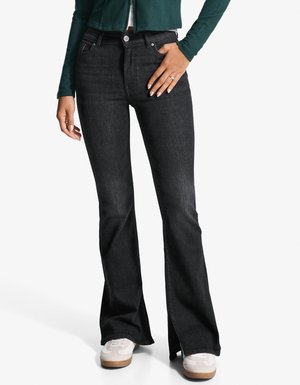 Bershka SPLIT-HEM  - Trapezaste traperice - black
