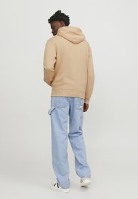 Jack & Jones JJESTAR  NOOS - Jersey con capucha - apricot ice