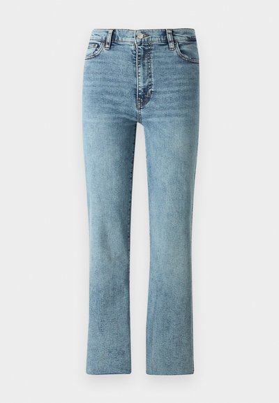 Jeans din denim albastru deschis cu un design drept, talie înaltă și un uzat subtil. Prezintă un stil clasic cu cinci buzunare și accesorii metalice.