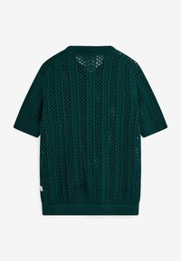 Pull court en maille vert foncé avec motifs verticaux ajourés et col, poignets et ourlet côtelés, vu de dos.