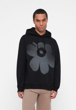 Schwarzer Hoodie aus Baumwolle mit einem großen grauen floralen Grafikdesign. Das Design umfasst einen Stängel und einen zentralen Kreis. Weiche Textur.
