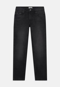 Svarta jeans i denim med rak benvidd, som har fem fickor, en metallknapp och kontrasterande sömmar längs kanterna.