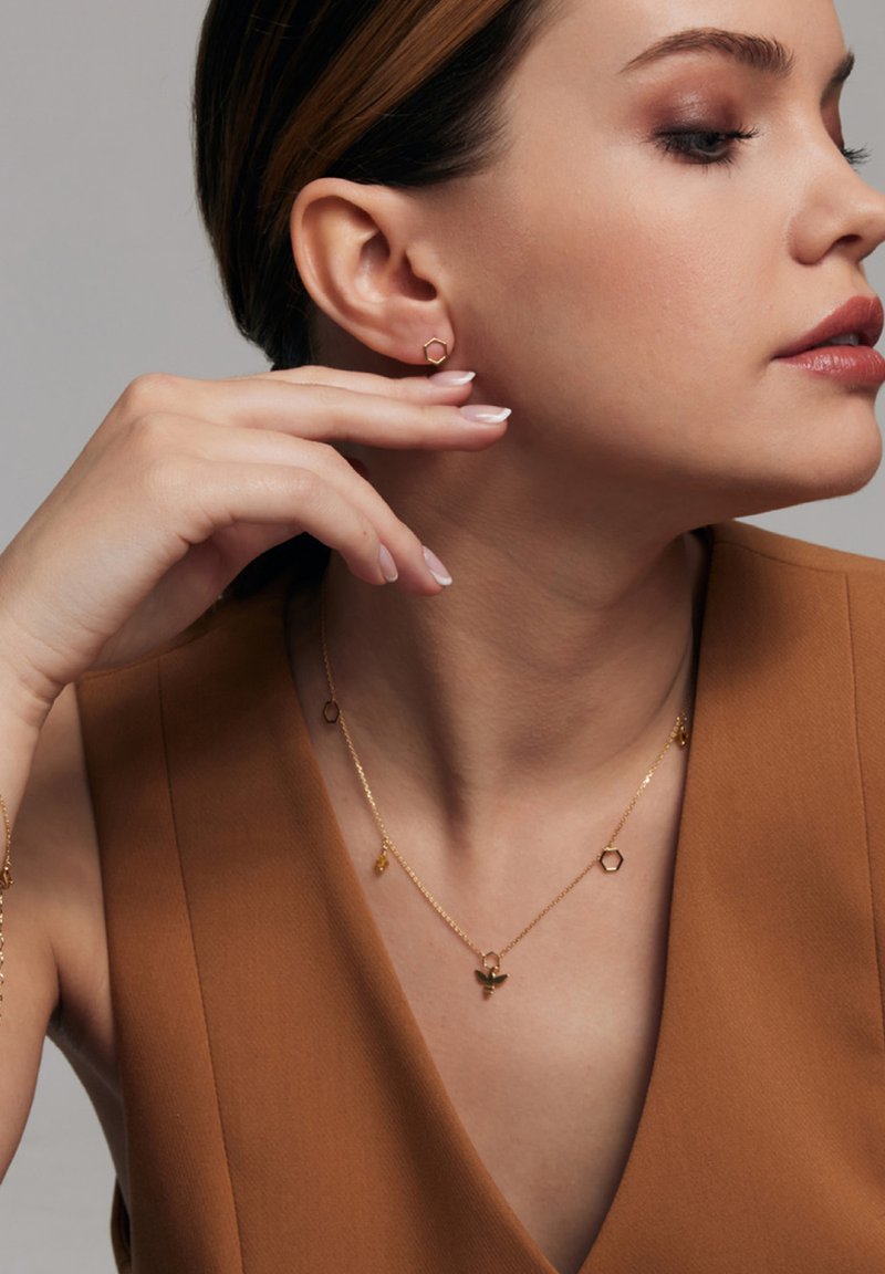 YES  PSZCZOŁA - QUEEN B złoty