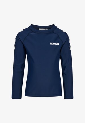 Granatowa sportowa koszulka z długim rękawem z białym logo hummel na piersi i białymi pasami w kształcie jodełki na rękawach, okrągły dekolt.