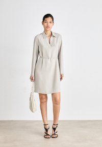 Calvin Klein STRUCTURE - Denné šaty - sand pebble