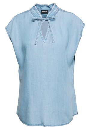 Mouwloze lichtblauwe denim blouse met keyhole-halslijn, een gestrikte strik bij de kraag en een losse, relaxte pasvorm.