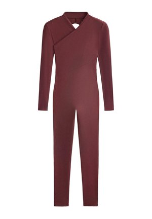 Bordeauxrode ribfluwelen jumpsuit met lange mouwen, een overslaand ontwerp op de borst en een sleutelgatdetail aan de achterkant. Gladde textuur.