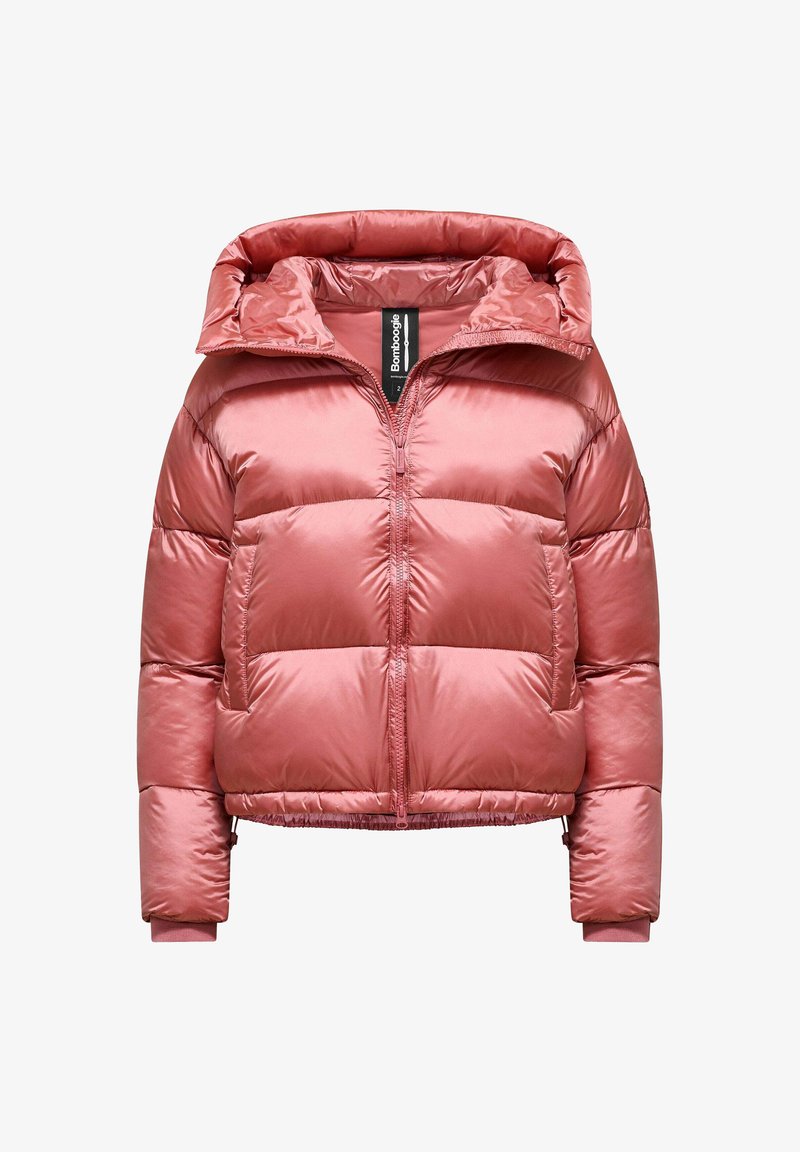 Różowa ocieplana kurtka z kapturem, z zamkiem błyskawicznym z przodu, elastycznymi mankietami i poziomymi przeszyciami. Błyszcząca, gładka tekstura tkaniny.