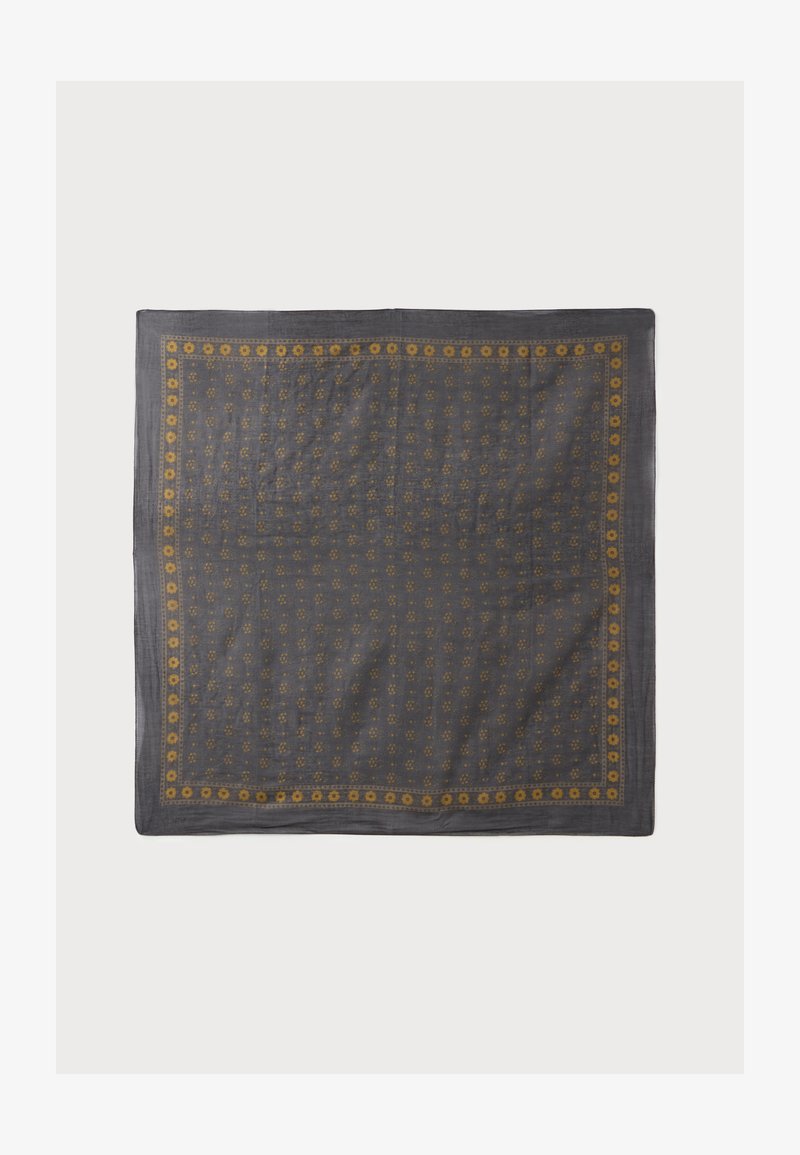 Foulard carré gris foncé avec un petit motif floral jaune et une bordure florale jaune sur tous les côtés.