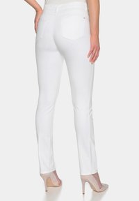 Stooker Milano Jeans Damen STOOKER MILANO Jeans Für Damen – Bleached Denim, Magic Shape Fit, Größe 36-50 Jersey Edition Stooker Milano Jeans Damen STOOKER MILANO Jeans Für Damen – Bleached Denim, Magic Shape Fit, Größe 36-50 Jersey Edition