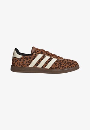 adidas Sportswear, ADIDAS SPORTSWEAR BREAKNET SLEEK SHOES - Trainers - dusky bronze cream white gum