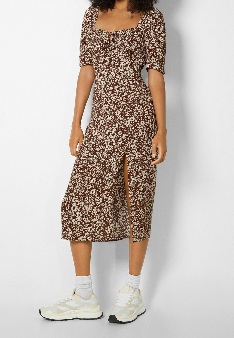 Bershka Denní šaty - brown