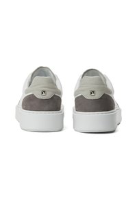 KARL LAGERFELD SNEAKER MAXI KUP - Sportcipő - white grey