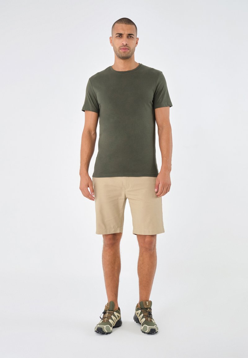 Pier One by Zalando - 7 PACK - T-shirt basic - black/dark blue/dark green, Ingrandire