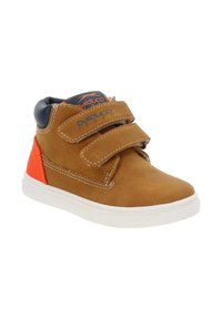 Scarpe alte in velcro marroni con finitura in camoscio, suola in gomma bianca, dettagli blu alla caviglia e particolare arancione sul tallone.