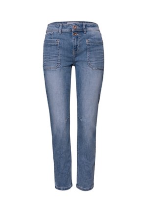 Jean en denim bleu à taille haute, avec deux poches plaquées à l'avant, fermeture à double bouton, et jambes légèrement fuselées.