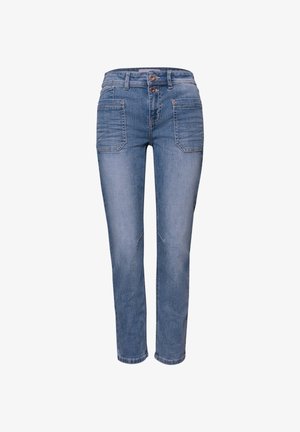 Jean en denim bleu à taille haute, avec deux poches plaquées à l'avant, fermeture à double bouton, et jambes légèrement fuselées.