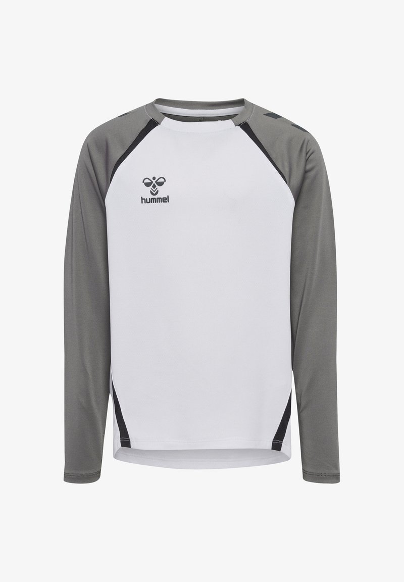 Chemise à manches longues en tissu blanc avec des manches raglan grises. Présente des accents noirs et un petit logo sur la poitrine. Texture lisse.