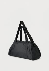 Črna torba Duffel iz gladkega najlona, z dvema zgornjima ročajema in snemljivim trakom za ramo, z zadrgo in zaobljeno obliko.