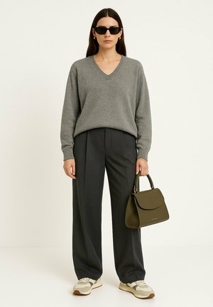 V- NECK - Pullover - grey