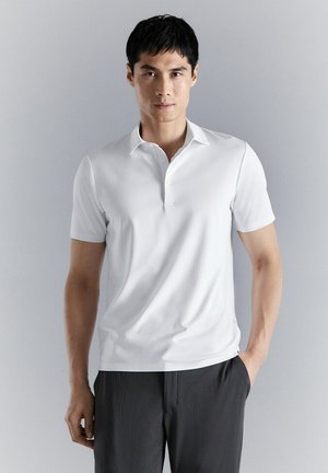 Polo - white