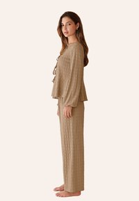 Cupshe SET - Pyjama - khaki