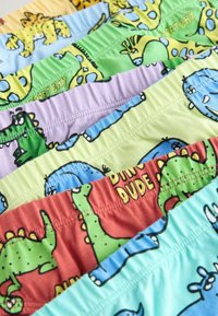 Shorts pour enfants à taille élastique disponibles en plusieurs couleurs, avec des imprimés d'animaux cartoon et de dinosaures, incluant des girafes, des crocodiles et des éléphants.
